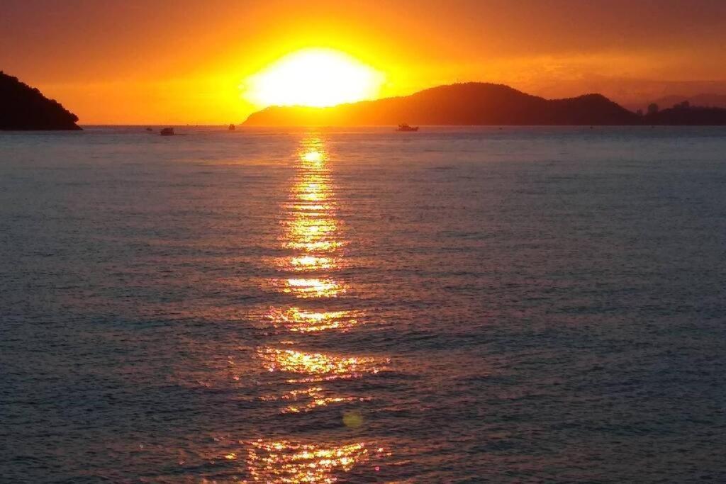 Apto Na Trabulsi Ponta Da Aquario